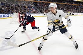 库里30岁后依旧巅峰状态：数据超越乔丹，近八场均破30分